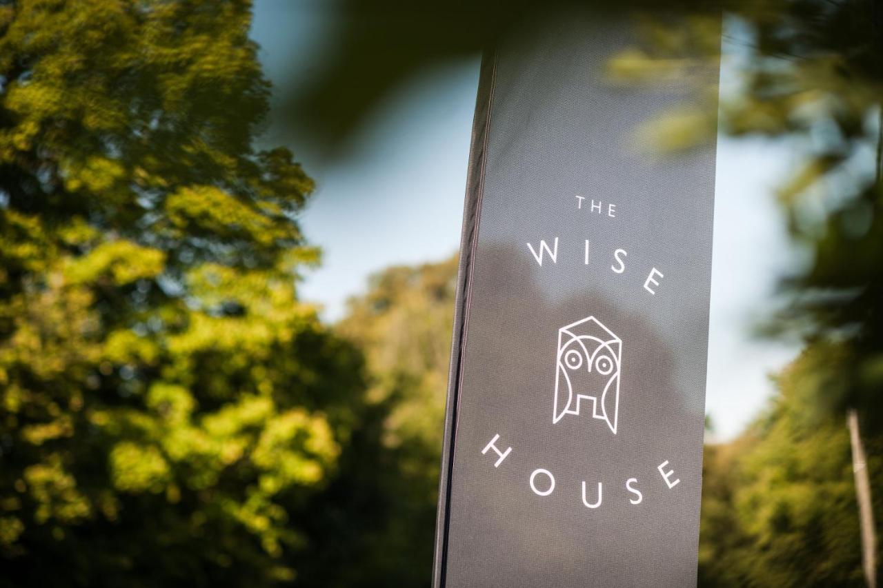 Hotel The Wise House Hastiere-par-dela Exterior foto